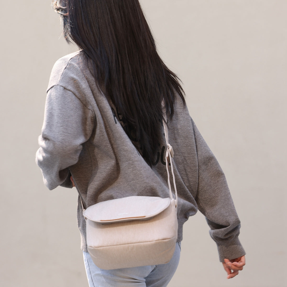 BOLSO ULANZI DE HOMBRO LIGERO B011