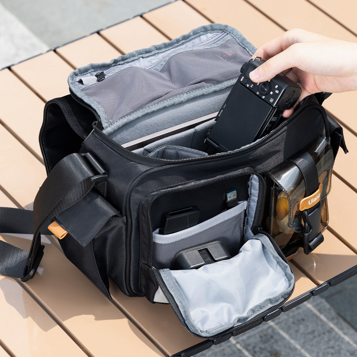 BOLSO ULANZI TIPO MESSENGER BLACK B118