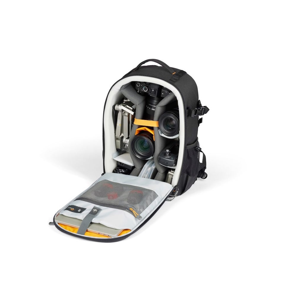 MALETIN LOWEPRO ADVENTURA BP 300 III BLACK
