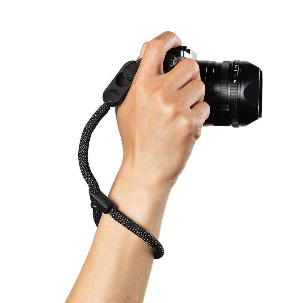 CUFF ROPE WRIST-BLACK