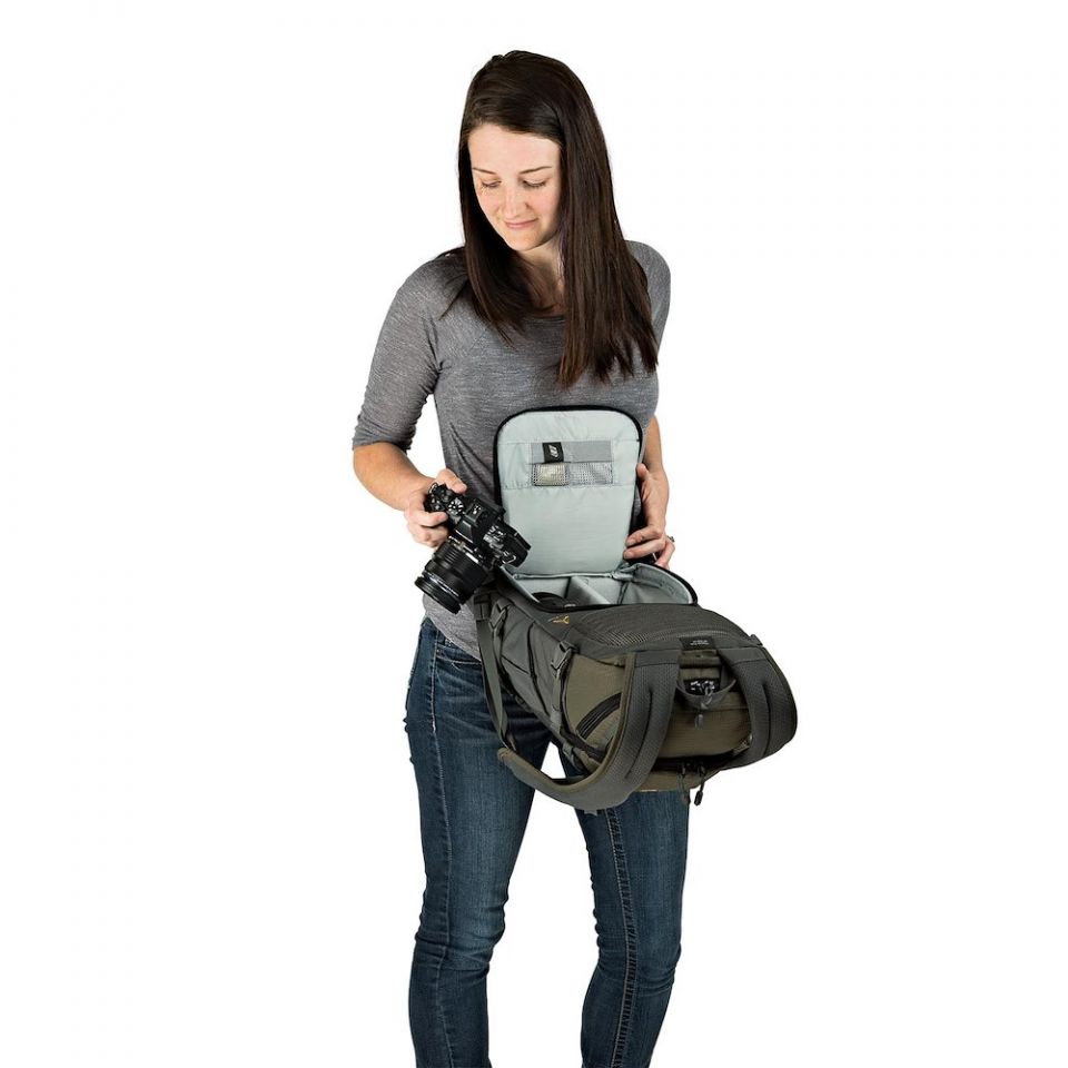 MOCHILA LOWEPRO FLIPSIDE TREK BP 250 GRIS CON VERDE