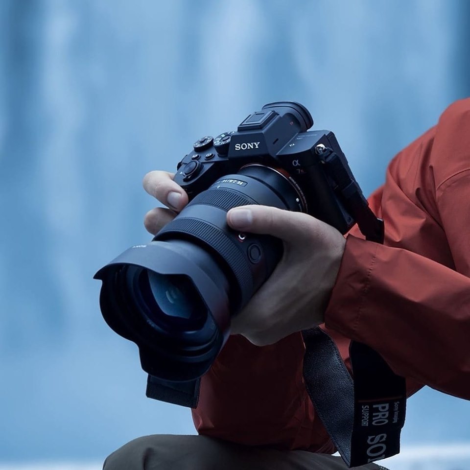 NUEVA SONY ALPHA A7R IV