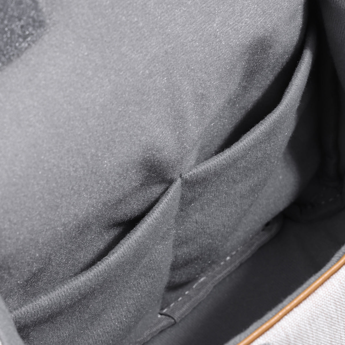 BOLSO ULANZI DE HOMBRO LIGERO B011
