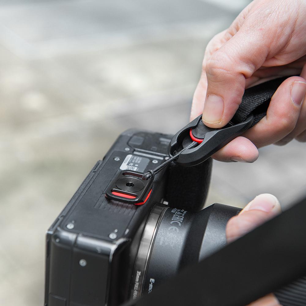 LEASH PEAK DESIGN BLACK